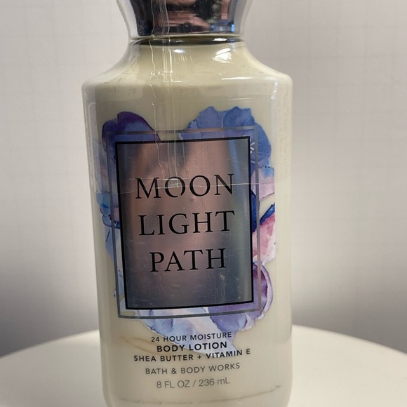 Bath & Body Works Moonlight Path 24 Hour Moisture Body Lotion 8 fl oz - Sealed * - Picture 2 of 3